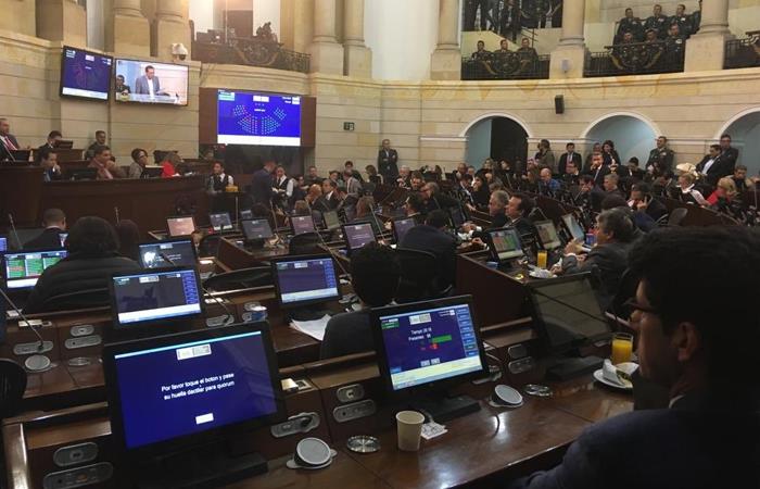 Vista de una sesión del Senado en Bogotá. Foto: Twitter