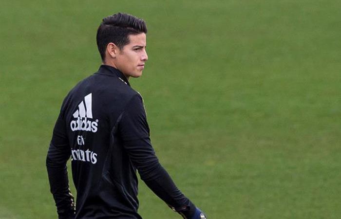 Todo parece indicar que James sigue en el Real Madrid -. Foto: EFE