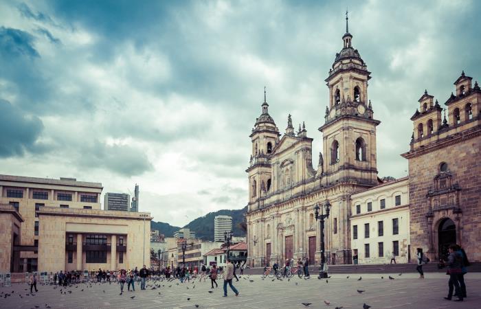 Catedral Primada ubicada en la Plaza de Bolívar en el centro de Bogotá. Foto: Shutterstock