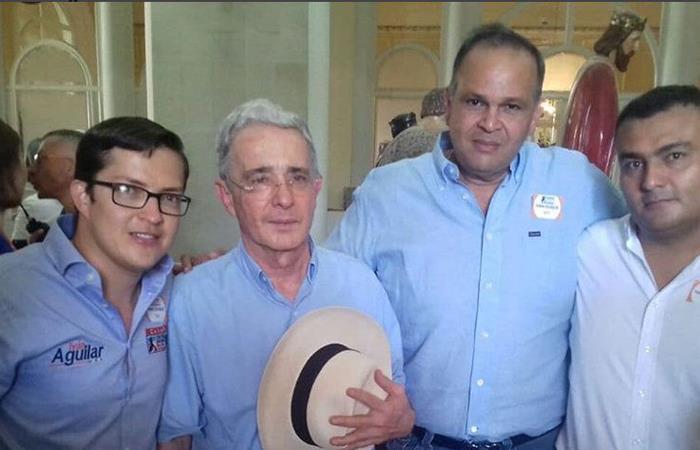 Uribe fue vinculado tras la evidencia que encontró la Corte. Foto: Twitter