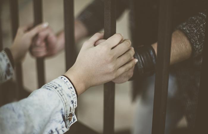 ¿Mujeres con familiar preso corren más riesgo ante las enfermedades?. Foto: Shutterstock
