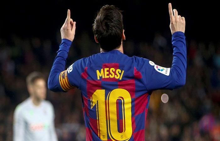 Lionel Messi celebra un gol ante Real Sociedad, en España. Foto: EFE