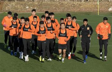 El club de fútbol Wuhan Zall vuelve a casa tras tres meses de exilo por el coronavirus