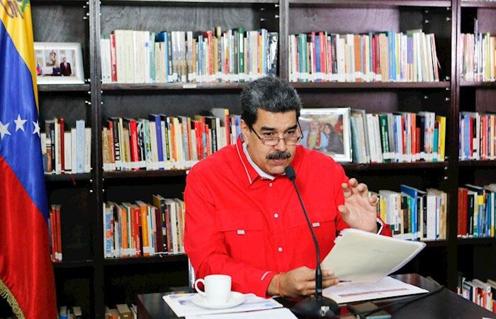 Nicolás Maduro sostiene que Colombia y EE.UU. planean bajarlo del poder en Venezuela. (). Foto: EFE