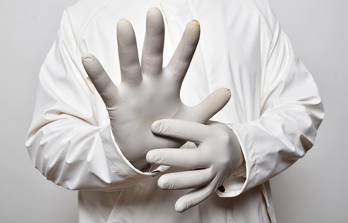 La verdadera efectividad de los guantes frente al COVID-19. Foto: Pixabay