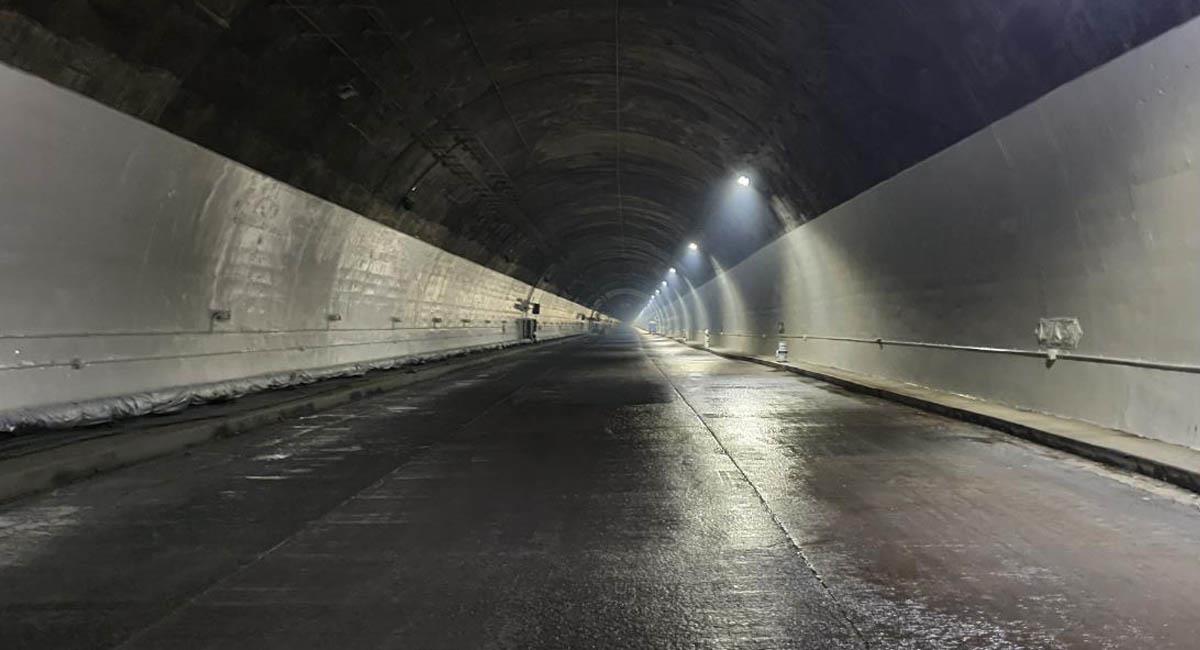 El Túnel de la Línea conecta el Pacífico sur con el centro del país. Foto: Twitter / @MinTransporteCo