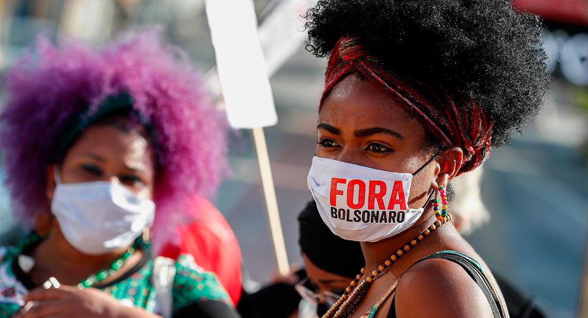 Varias protestas exigen la renuncia de Jair Bolsonaro por su mala gestión de la pandemia. Foto: EFE