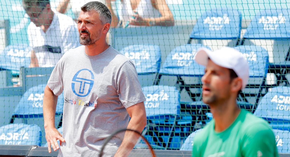 Novak Djokovic y su entrenador dieron positivo para COVID-19. Foto: EFE