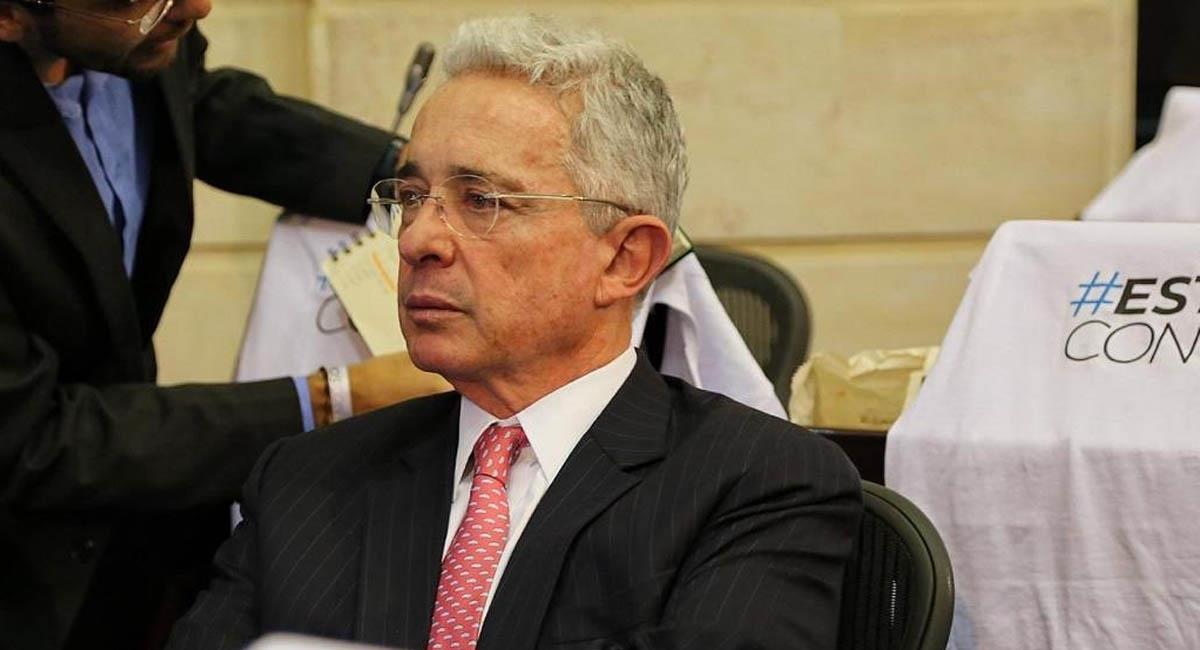 Álvaro Uribe, durante una sesión en el Senado de la República. Foto: Twitter / gabrieljvelasco