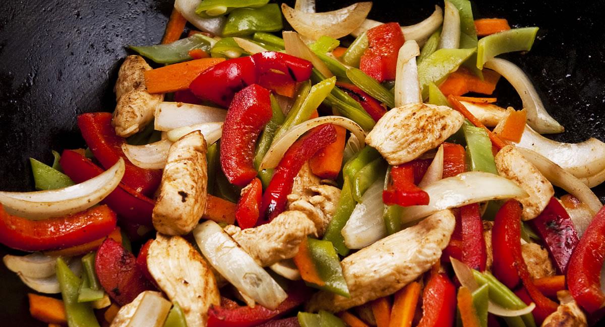 Los vegetales salteados siempre serán una buena opción para comer más sano en casa. Foto: Shutterstock