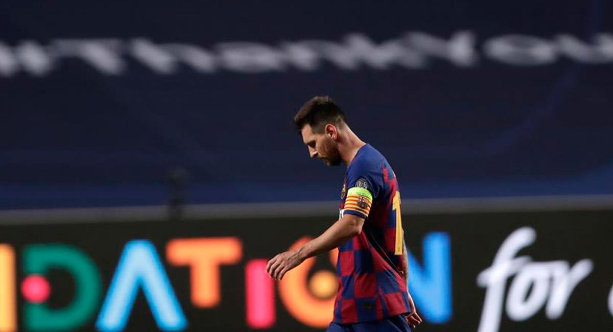 Lionel Messi desilusionado luego que Barcelona fuera goleado. Foto: EFE