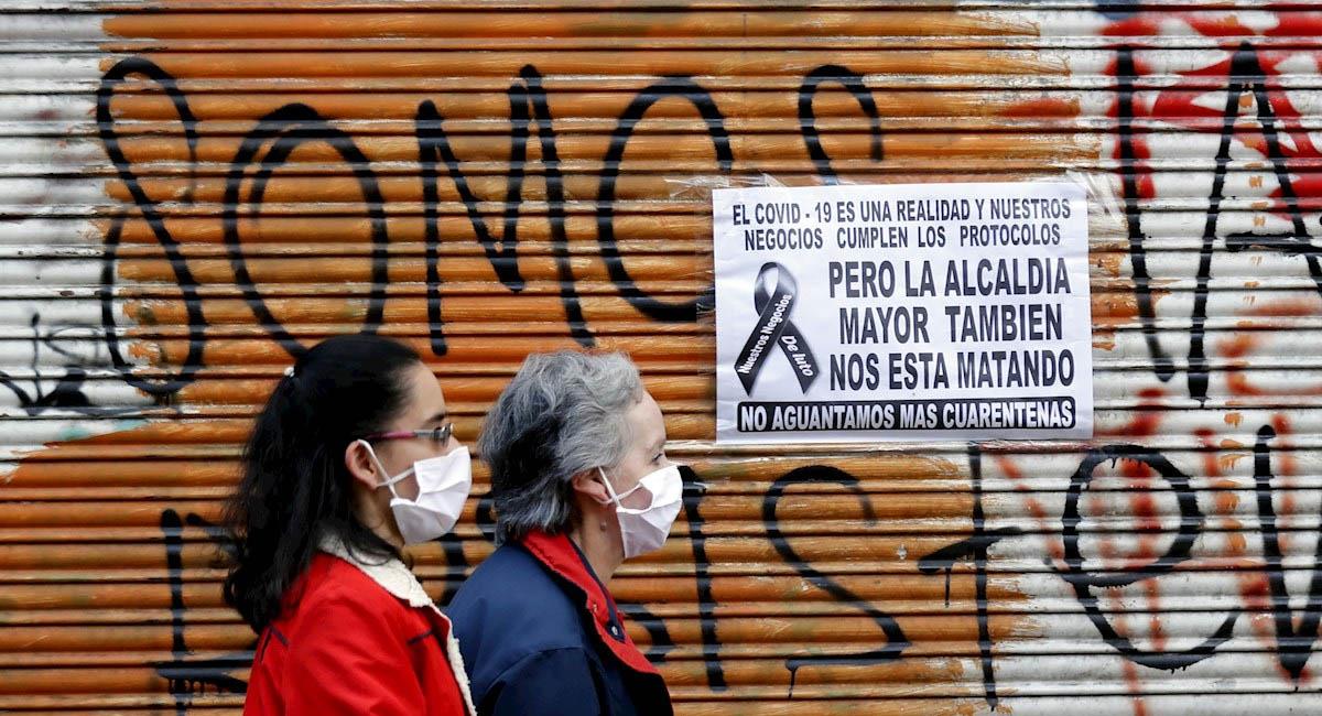 Imagen captada en el centro de Bogotá, foco de la pandemia en Colombia. Foto: EFE