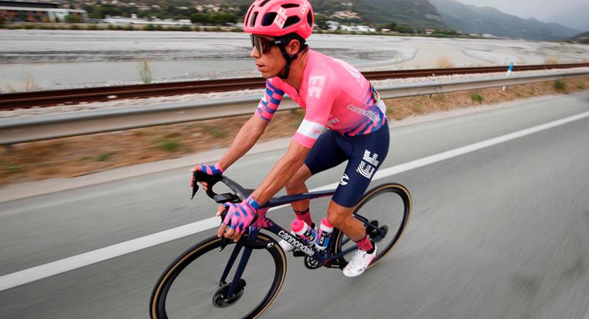 Rigoberto Urán, rodando en el Tour de Francia 2020. Foto: EFE