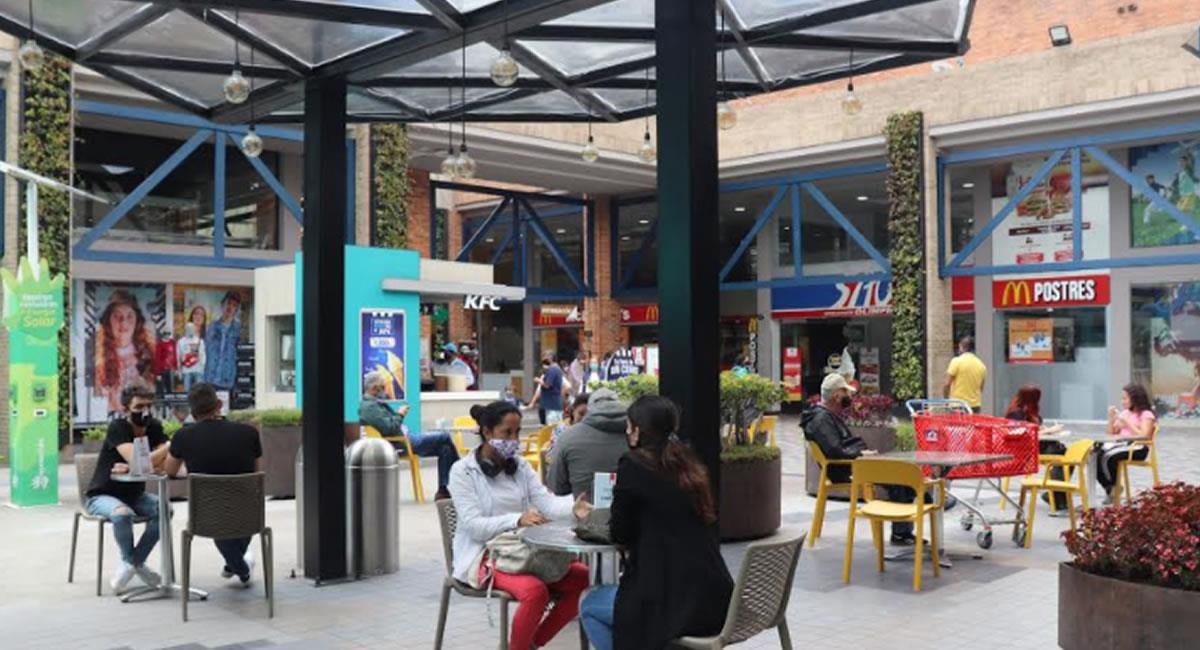 Los restaurantes y 'plazas de comida' se ajustan a la nueva realidad. Foto: Plaza las Américas