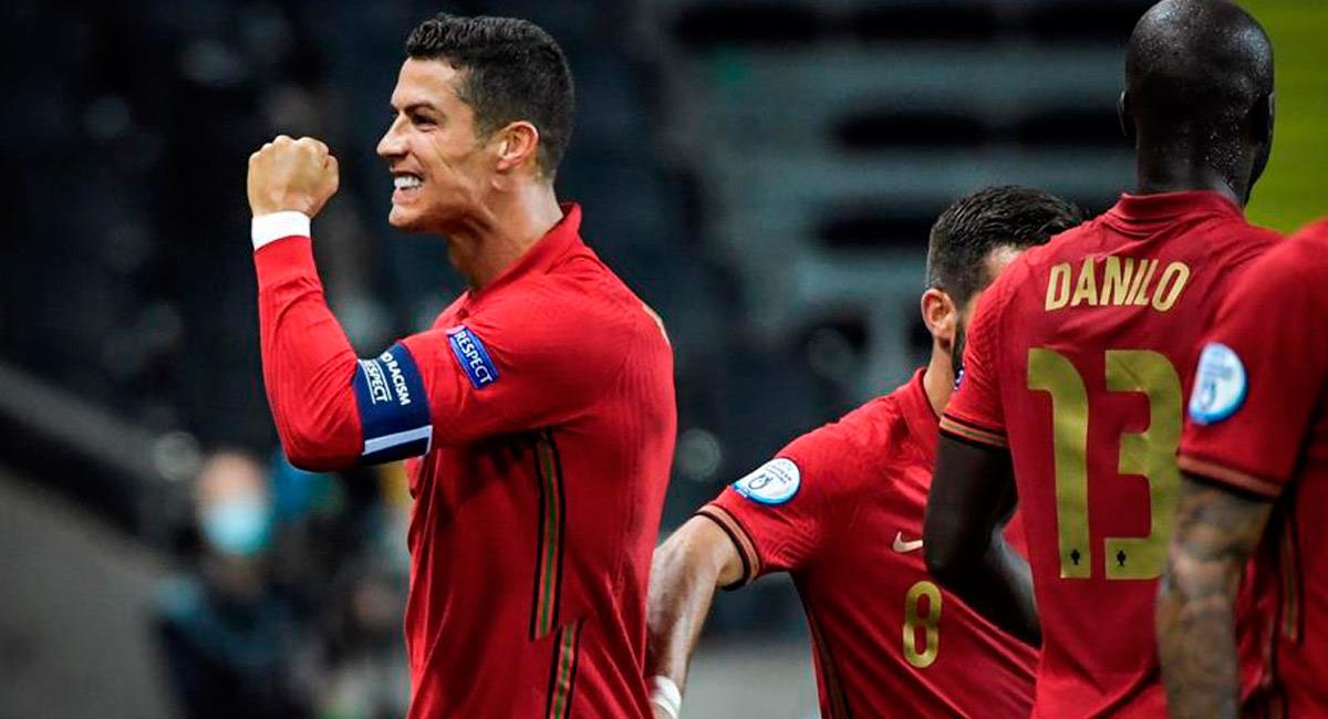 Cristiano Ronaldo celebra su gol 100 con Portugal. Foto: EFE