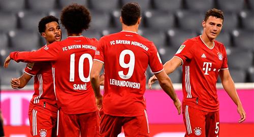 Bayern Munich goleó a Schalke 04 en el comienzo de la Bundesliga