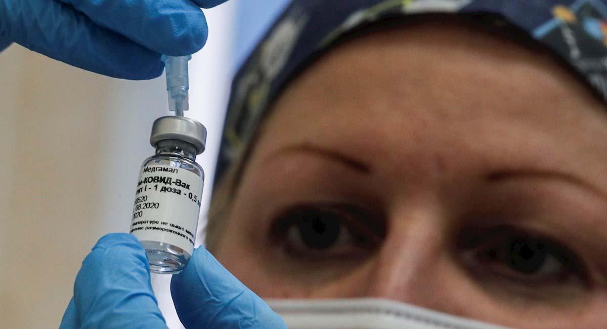 Rusia también prometió ser el primer país en masificar la vacuna contra la COVID19. Foto: EFE
