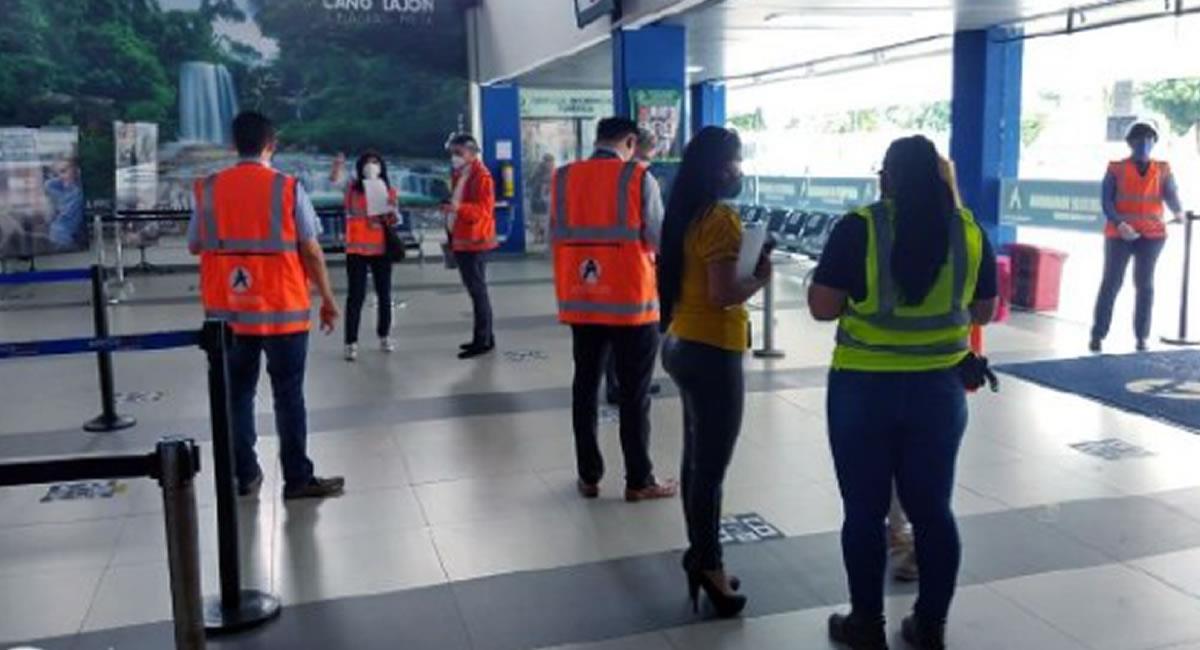 Según el comunicado de Migración, los pasajeros manifestaron saber del contagio positivo. Foto: Twitter @RedNalSantander.