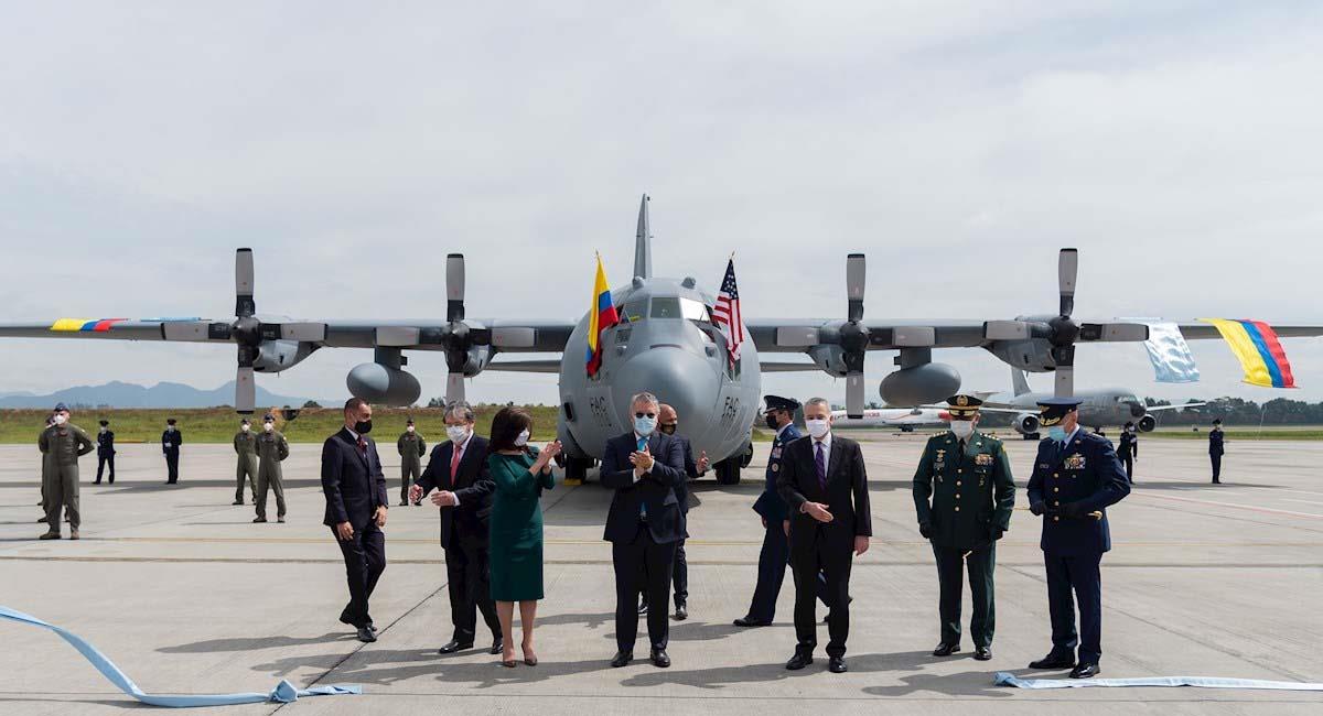 El presidente Duque, el embajador de EE.UU., ministros y generales estuvieron presentes. Foto: Presidencia Colombia