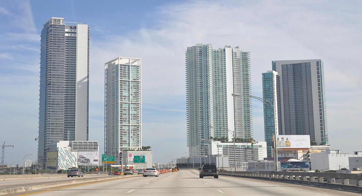 Con amplia votación a favor, una calle de Miami-Dade se llamará "Álvaro Uribe Way". Foto: Pixabay