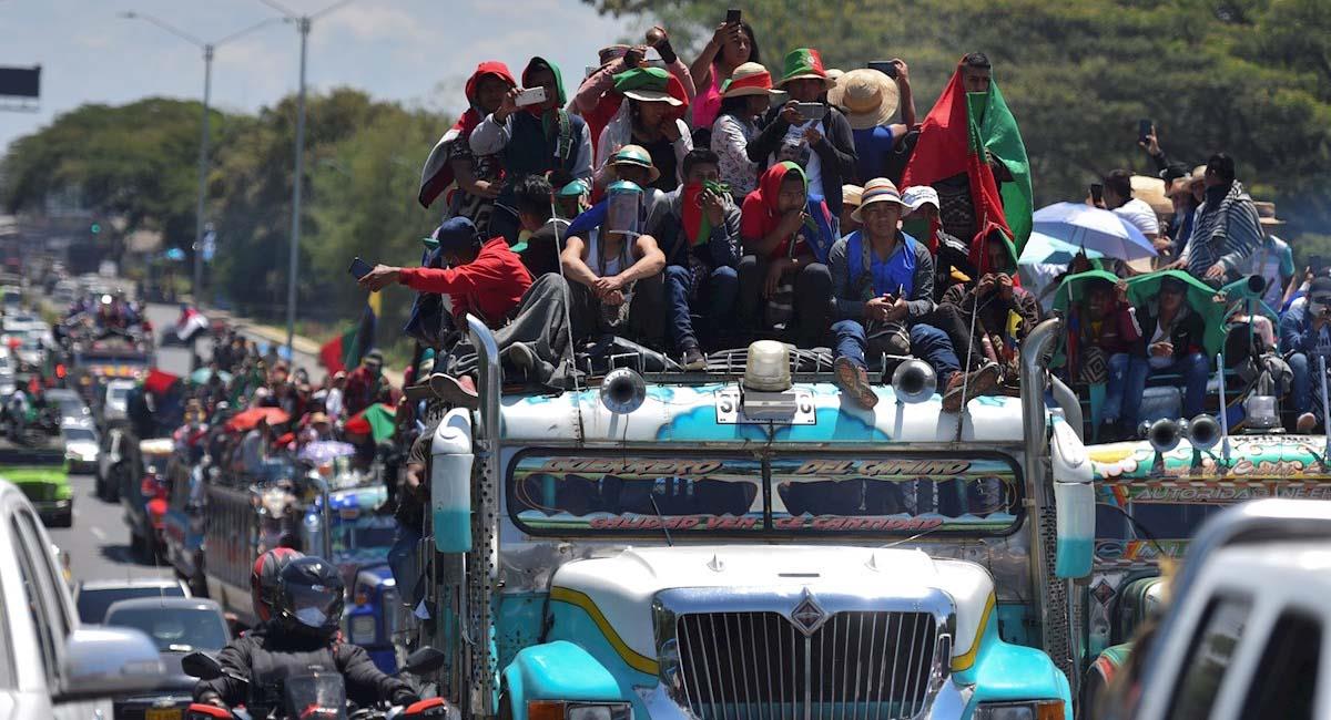 Indígenas del Cauca participaban en una caravana por la vía Panamericana. Foto: EFE