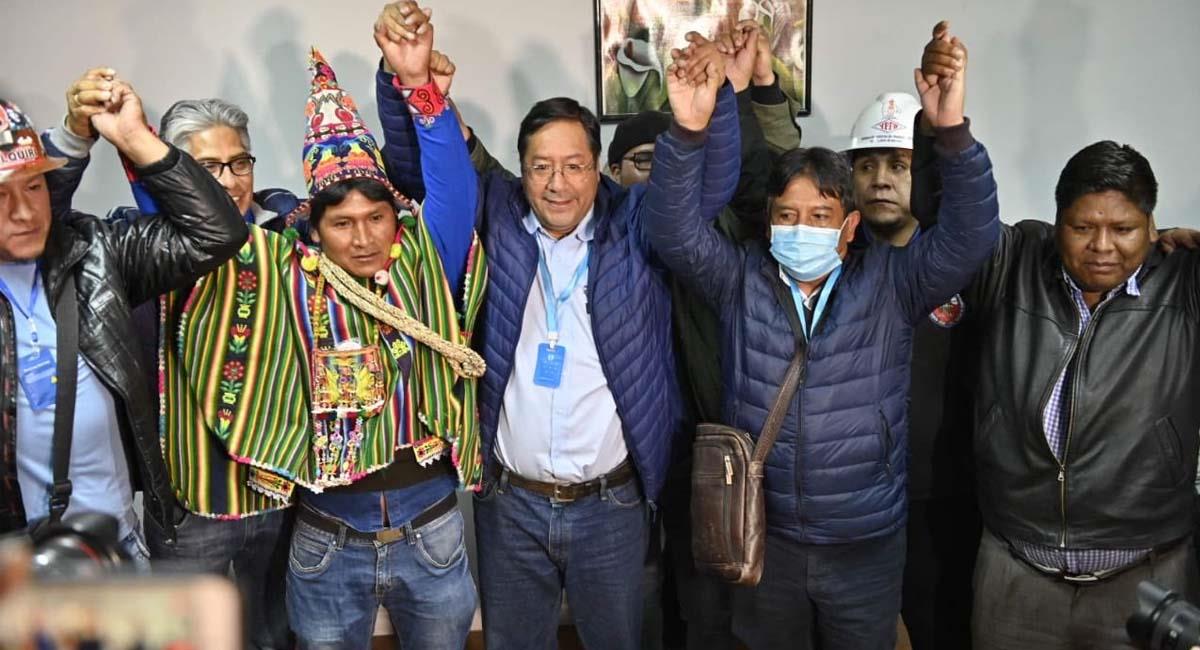 Luis Arce (centro), candidato por el partido MAS en Bolivia. Foto: Twitter / @LuchoXBolivia
