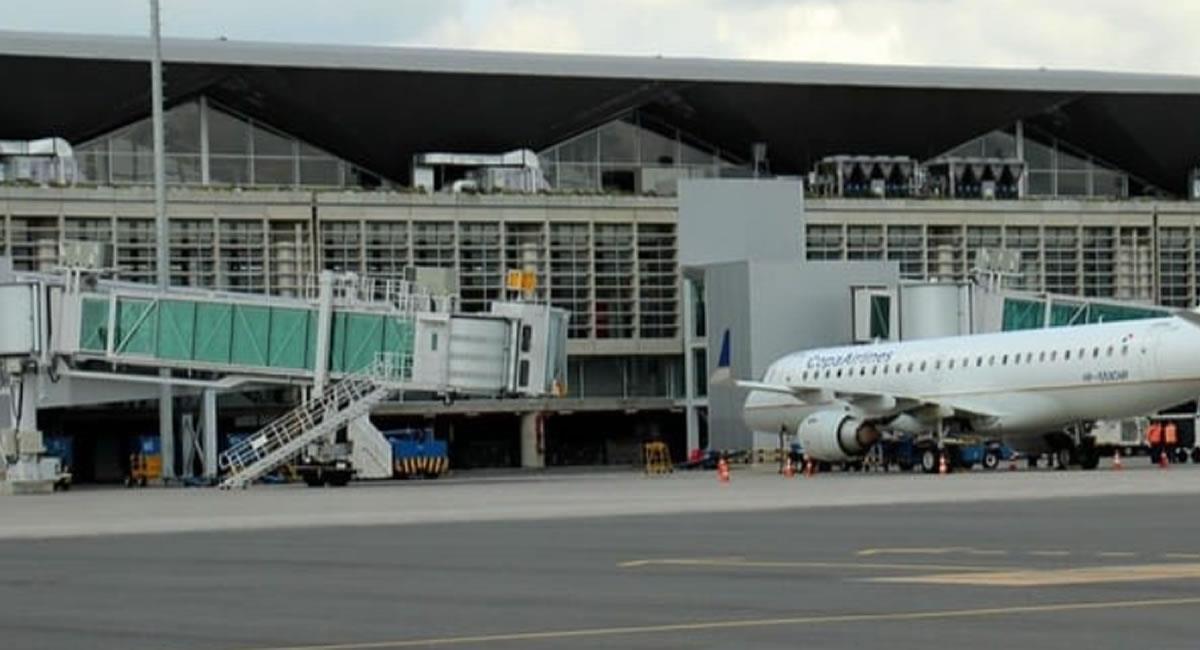Los espacios del Aeropuerto Rafael Núñez estarán más limpios con esta tecnología. Foto: Twitter @MinTransporteCO.