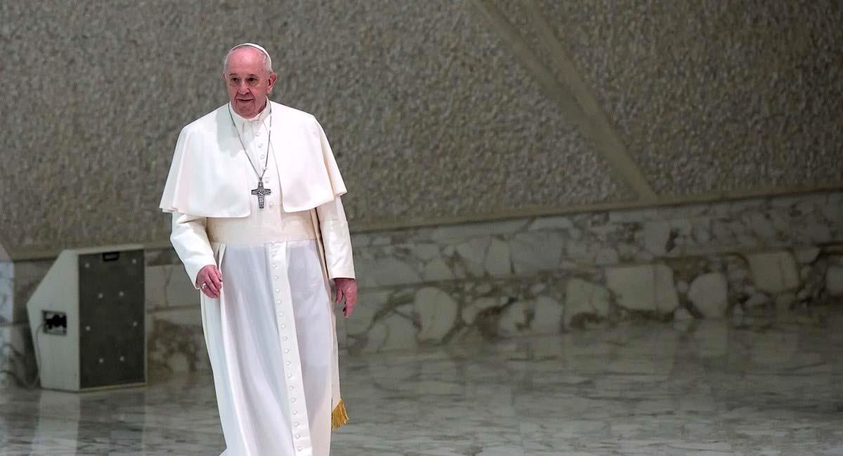 El papa Francisco dijo estar orando por la paz en el mundo. Foto: EFE