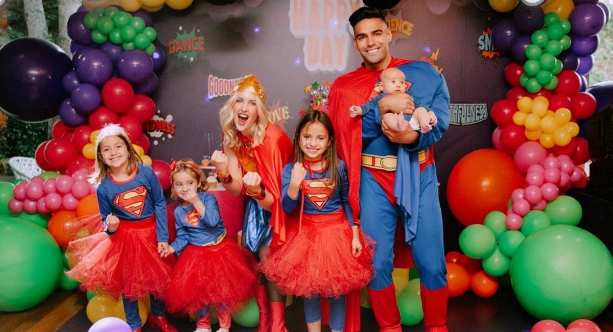 Falcao y su familia se disfrazaron de Superman. Foto: Instagram Prensa redes Falcao García.