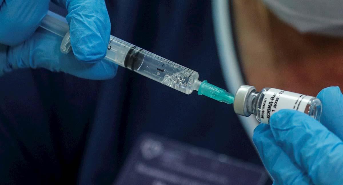 Vista de la vacuna rusa contra la covid-19, llamada Sputnik V. Foto: EFE
