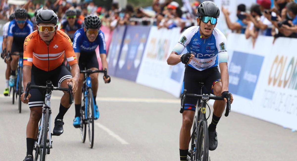 Nelson Soto ganó la etapa 4 de la Vuelta a Colombia. Foto: Twitter Prensa redes Vuelta a Colombia.
