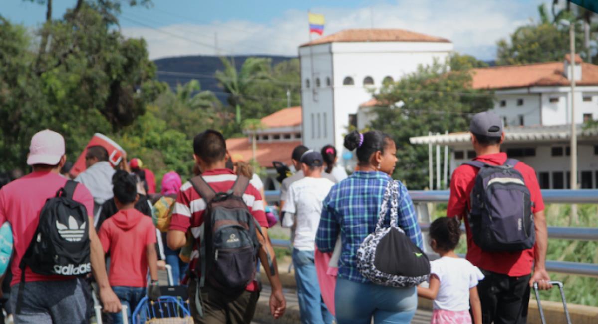 Bogotá sigue siendo la ciudad con más migrantes venezolanos. Foto: Twitter @MigracionCol