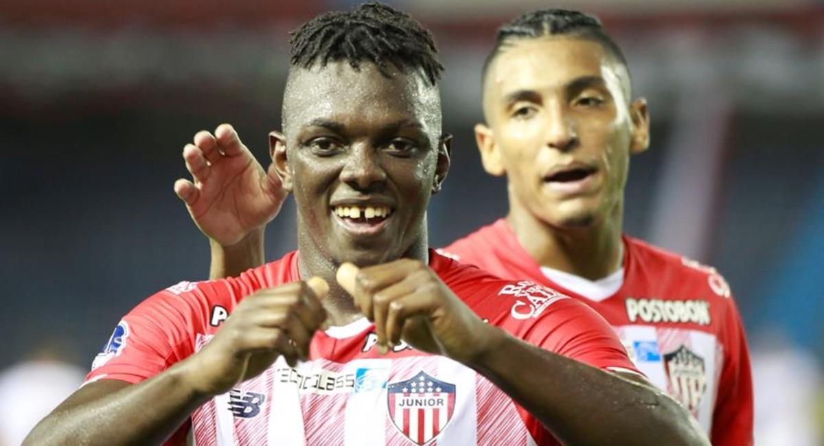 Edwuin Cetré celebra su gol ante Unión La Calera. Foto: EFE