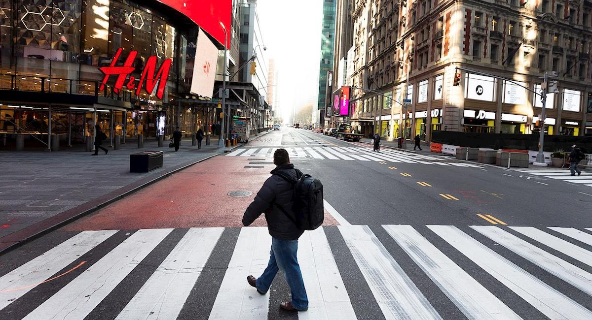 Así se ven las calles de Nueva York luego de prohibirse el consumo dentro de establecimientos. Foto: EFE