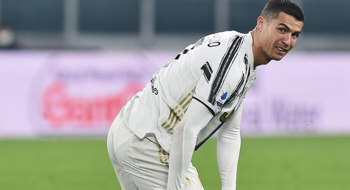 Cristiano Ronaldo se lamenta el penal que falló ante Atalanta. Foto: EFE