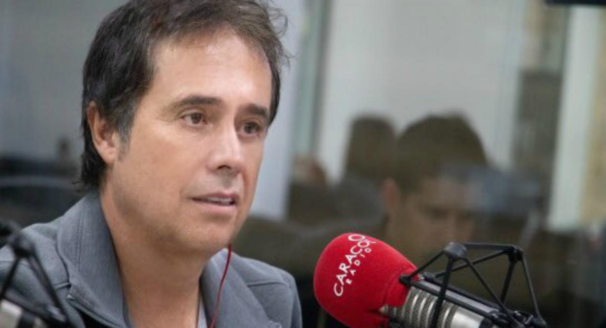 Cesar Augusto Londoño sale de Caracol Radio. Foto: Twitter Prensa redes Cesar Augusto Londoño.