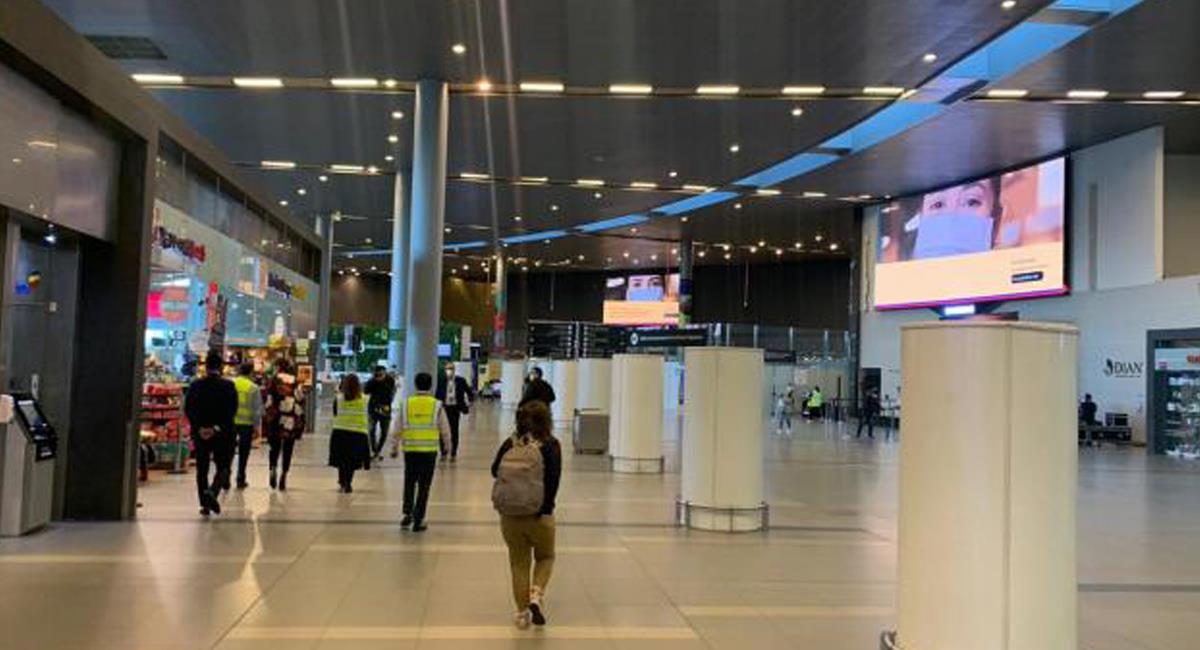 El Aeropuerto Internacional El Dorado de Bogotá es una de las terminales más concurridas en estos días de fin de año. Foto: Twitter Denuncias Ciudadanas Bogotá