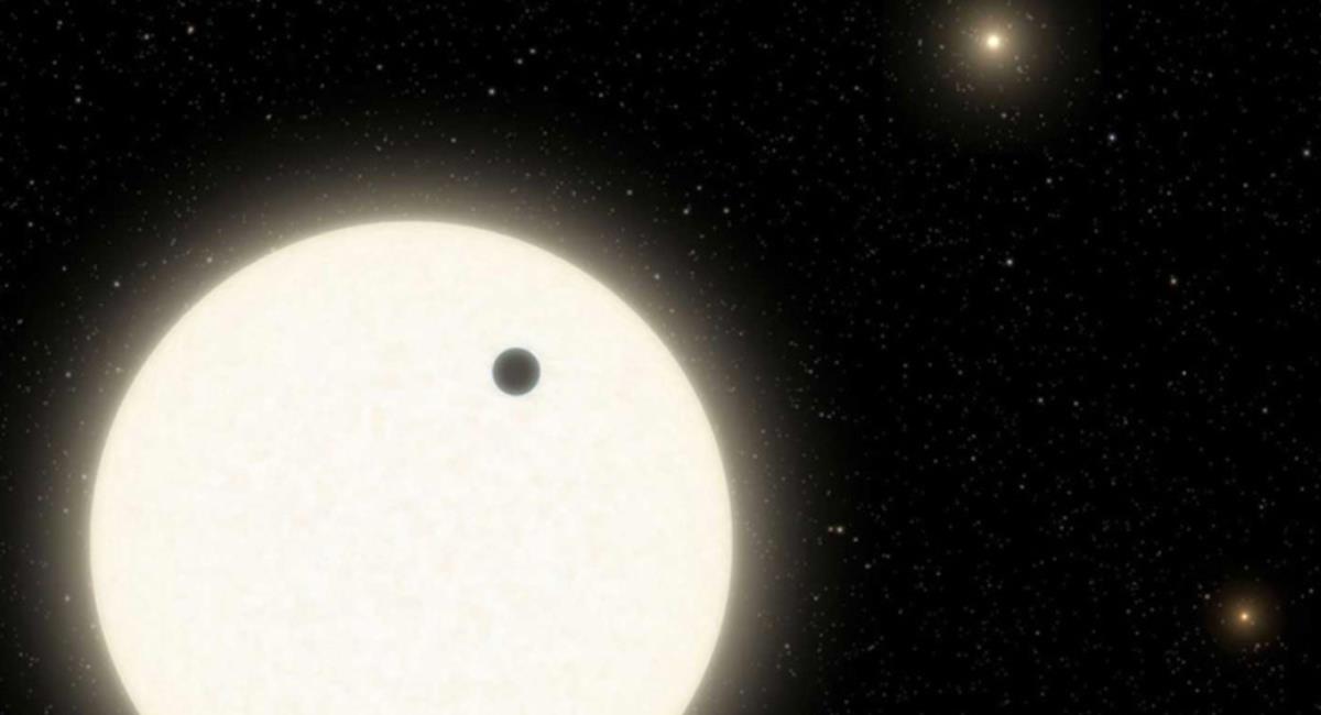 Este nuevo planeta tendría 3 soles, según detallan los expertos de la NASA. Foto: Twitter @477lao