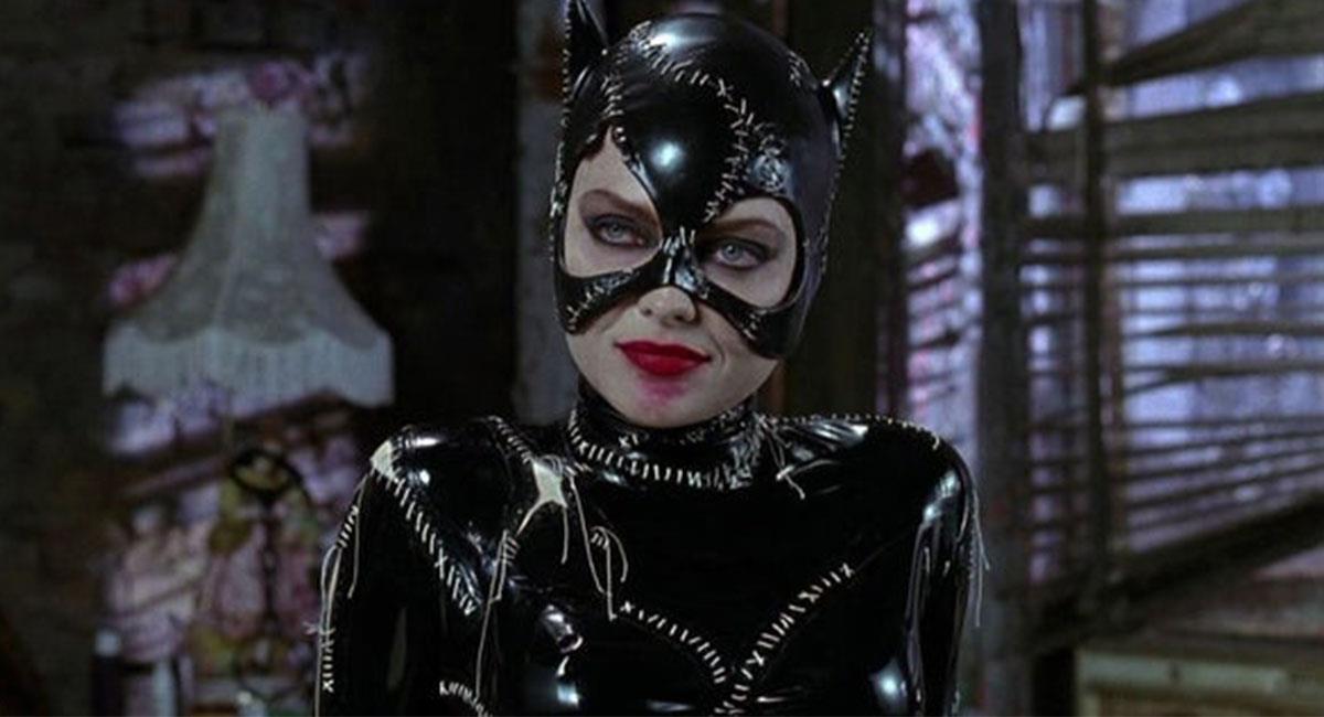 Michelle Pfeiffer ya interpreto a 'Catwoman' en una de las películas de "Batman" con Michael Keaton. Foto: Twitter @ComicBook