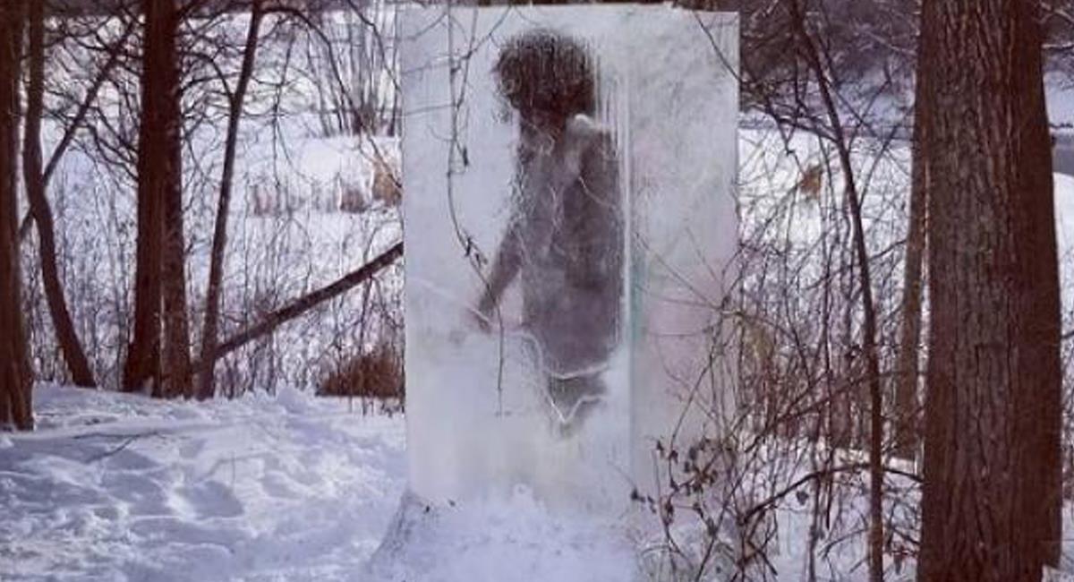 Gran expectativa y emoción causó la aparición de un cubo de hielo con un cavernícola en él en un parque de Minneapolis en los Estados Unidos. Foto: Twitter @webnotitarde
