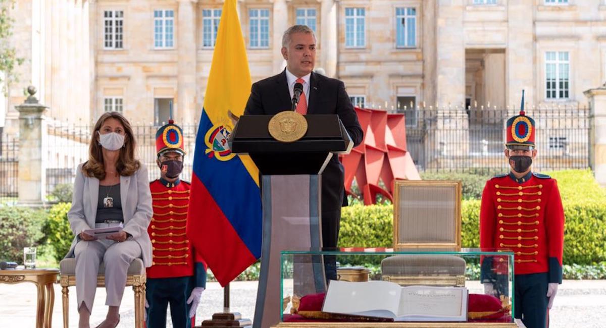 Duque busca regularizar a venezolanos en Colombia. Foto: Twitter @IvanDuque