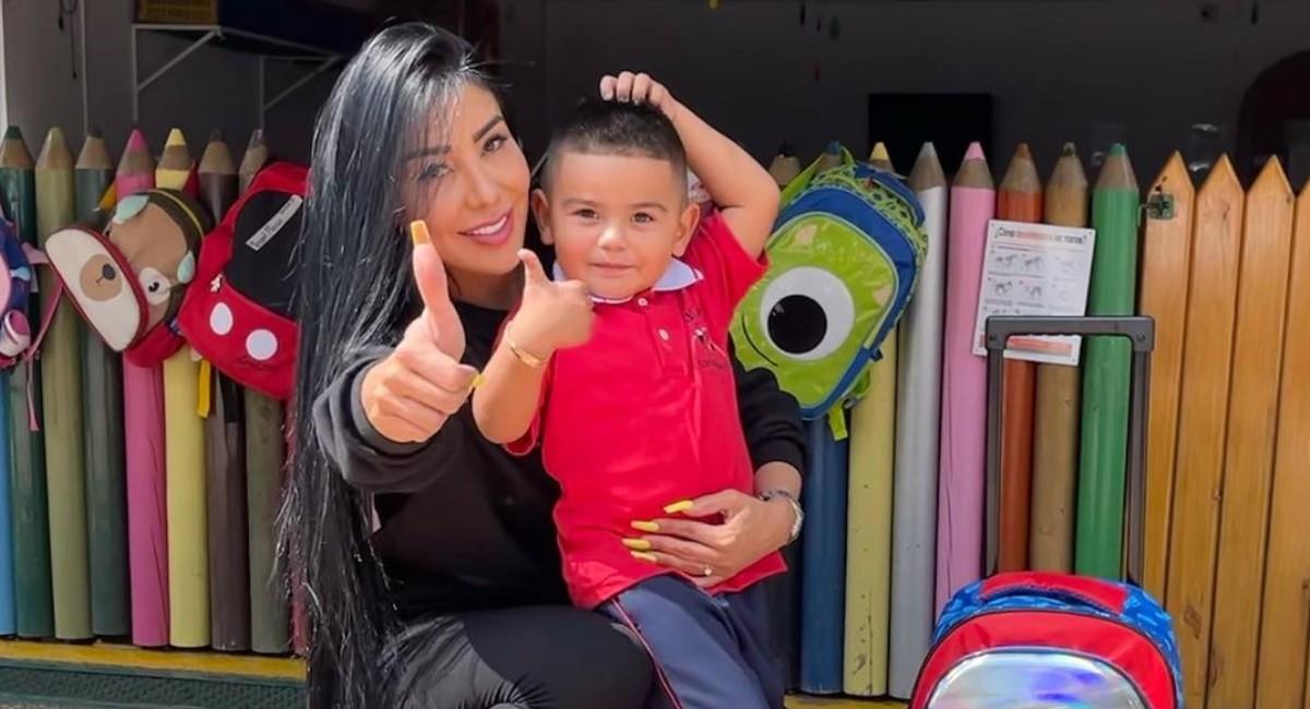 Marcela ha mostrado a su hijo con lujosas joyas en el cuello, sus dedos y muñecas. Foto: Instagram