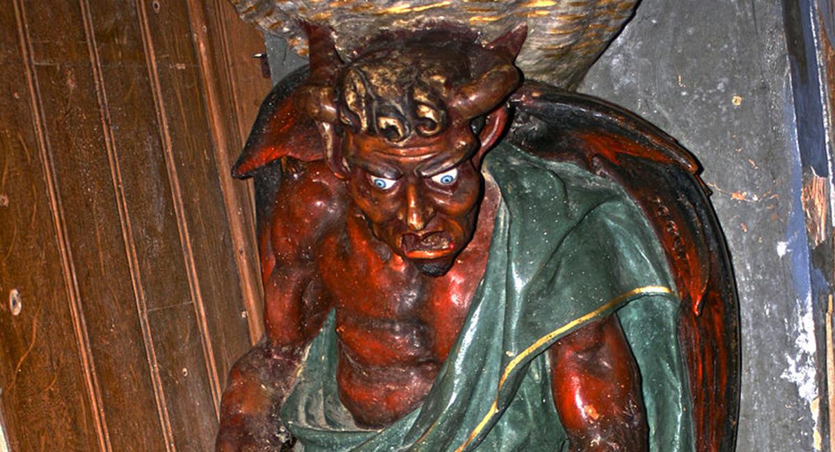 Asmodeo: el demonio que cuida la pila bautismal en una iglesia que fue  decapitado