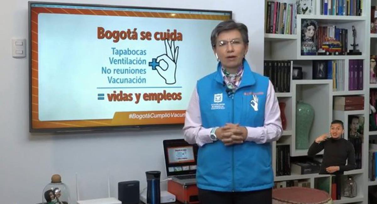 La alcaldesa de Bogotá, Claudia López, dio a conocer nuevas medidas de bioseguridad que inciden en una paulatina reactivación económica. Foto: Twitter @Citytv
