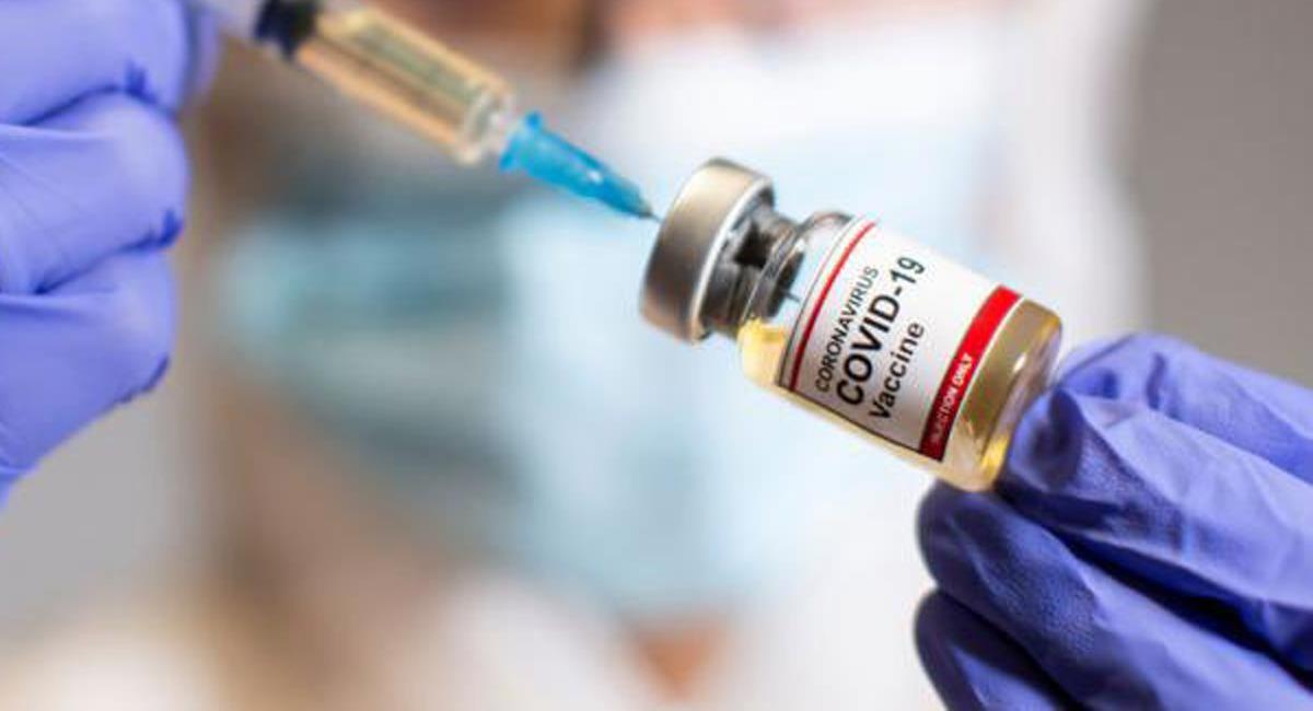 La Contraloría General de la Nación denuncia que varias dosis de vacunas de Pfizer en el país están desaparecidas. Foto: Twitter @cselreston