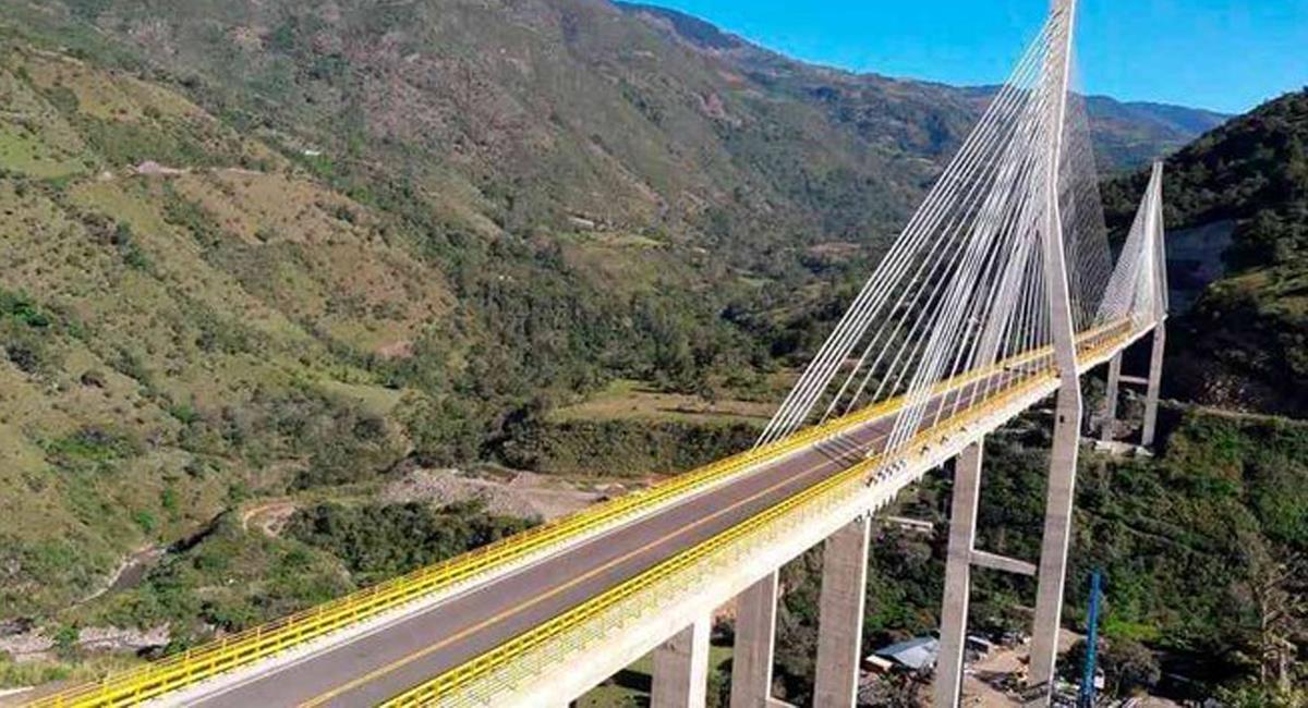 El puente Hisgaura en Santander es el más alto de Colombia y el atirantado más largo de Suramérica. Foto: Twitter @RevistaSemana