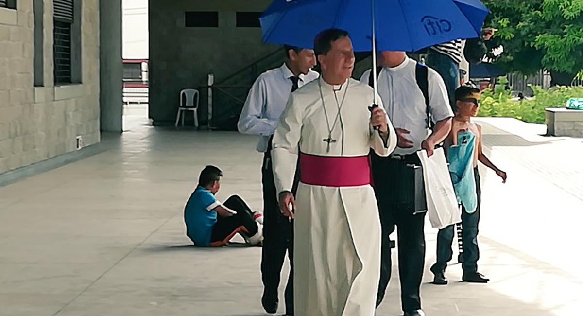 El obispo de Neiva, Froilán Casas es un personaje controvertido que genera polémica con sus declaraciones y escritos. Foto: Twitter @SepasNeiva