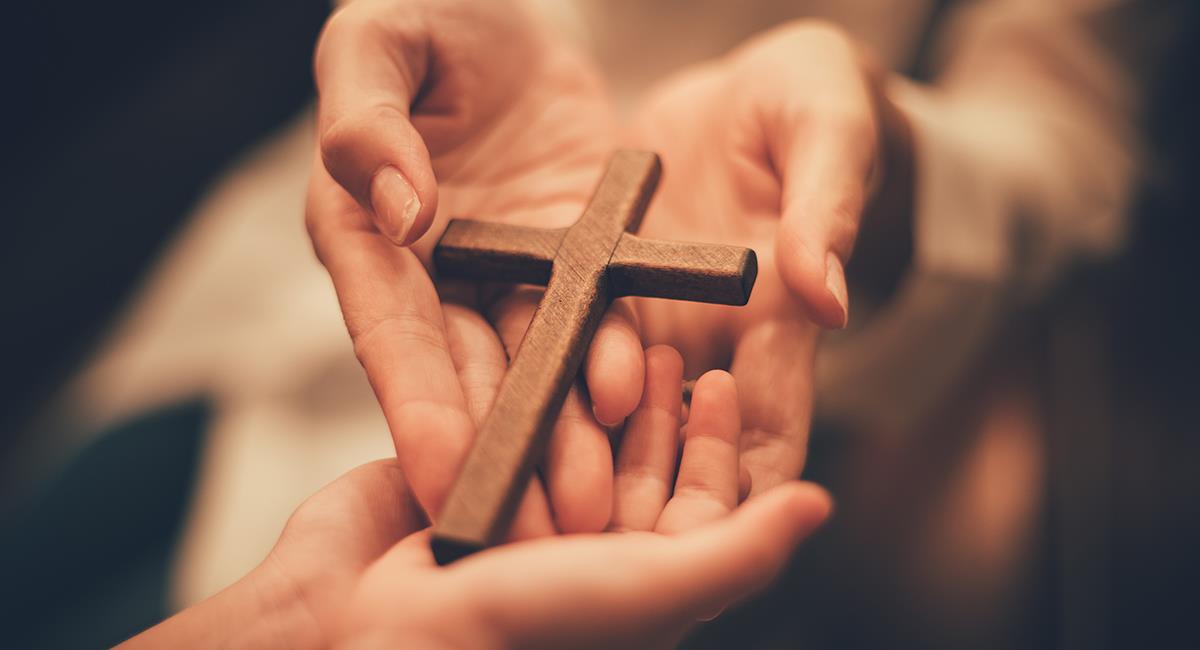 Oración a un poderoso Santo para ser más cercanos a Dios. Foto: Shutterstock