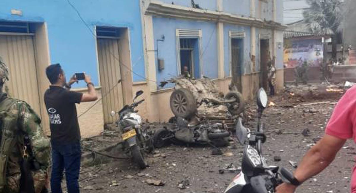 Un carro bomba pone a la comunidad de Corinto, Cauca, como el blanco de los violentos que delinquen en el departamento. Foto: Twitter @Gabocolombia76