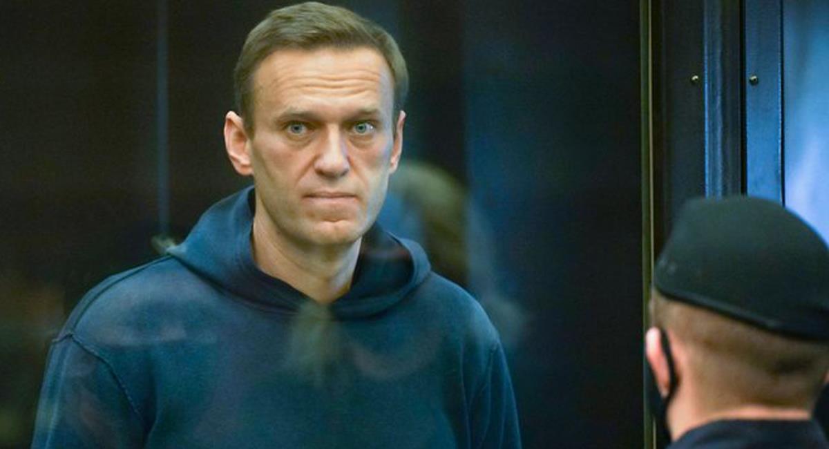 Alexei Navalni, líder opositor ruso, fue detenido y encarcelado al llegar al país procedente de Alemania, país en el que se recuperaba de envenenamiento. Foto: Twitter @elpais_america